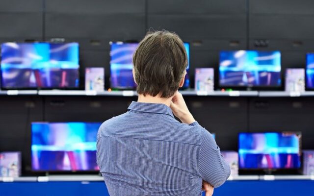 هر آنچه باید در مورد انواع تلویزیون قبل از خرید بدانید